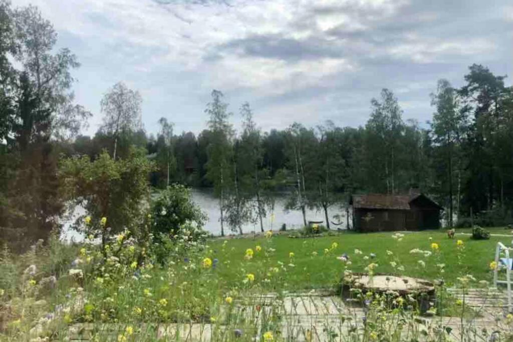 Yksio Jarvenrannalla Espoossa Leilighet Eksteriør bilde